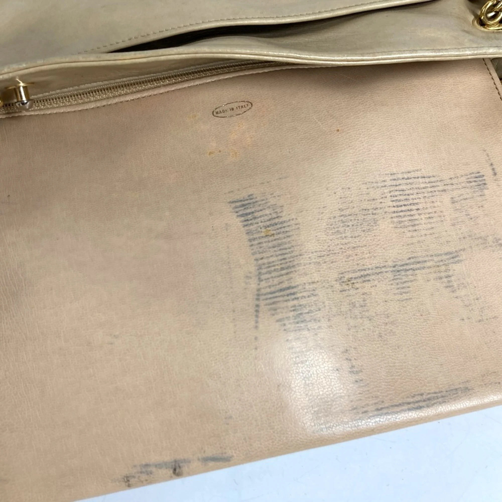 CHANEL Vintage Cream Leather Logo Shoulder Bag - Picture 15 of 16